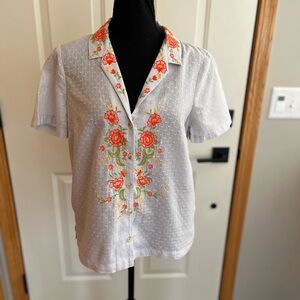 Women’s Maeve pale blue Christie embroidered floral textured button shirt. SZ 8
